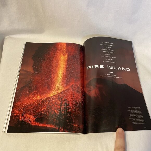 National Geographic November 2022 King Tut's Treasures Egypt's New Capital Reefs - Picture 10 of 11